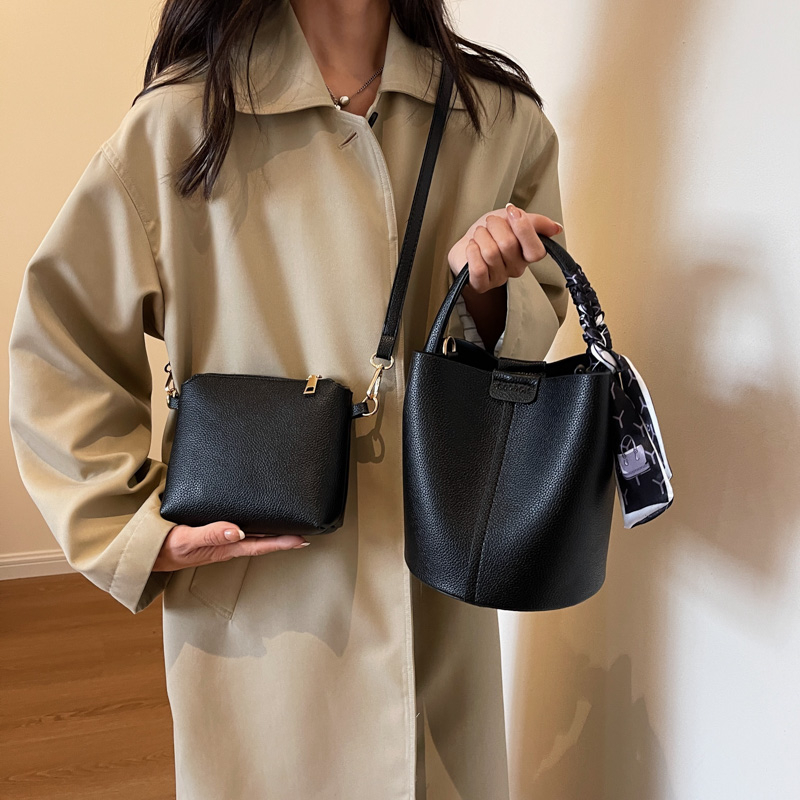 Red PU Bucket Shoulder and Cro - đánh giá và giá Luxury Bags On Sales