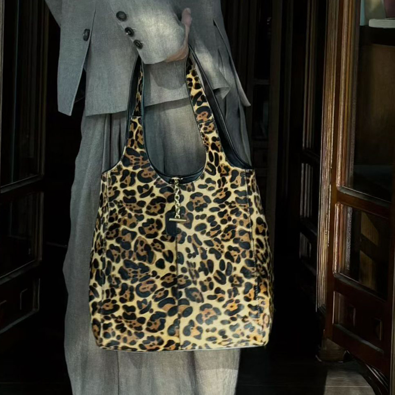 Leather Bucket Bags For Women  - đánh giá và giá Luxury Bags Of 2026