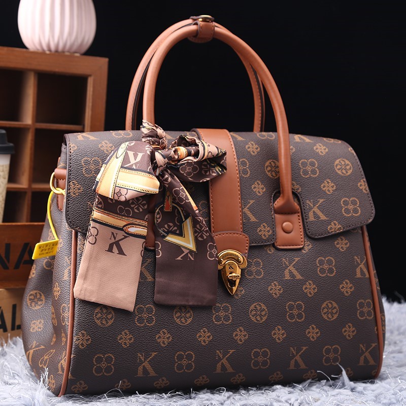 Light luxury brand women's bag - đánh giá và giá Luxury Bags Collection