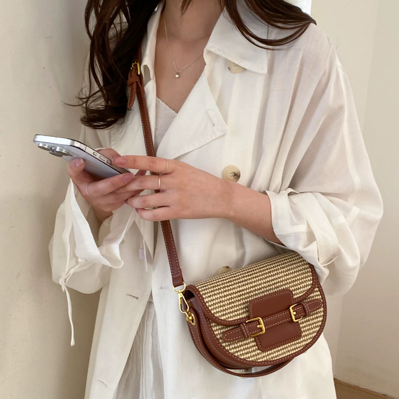 England Style Mini Straw Saddl - đánh giá và giá Luxury Bags Of 2026